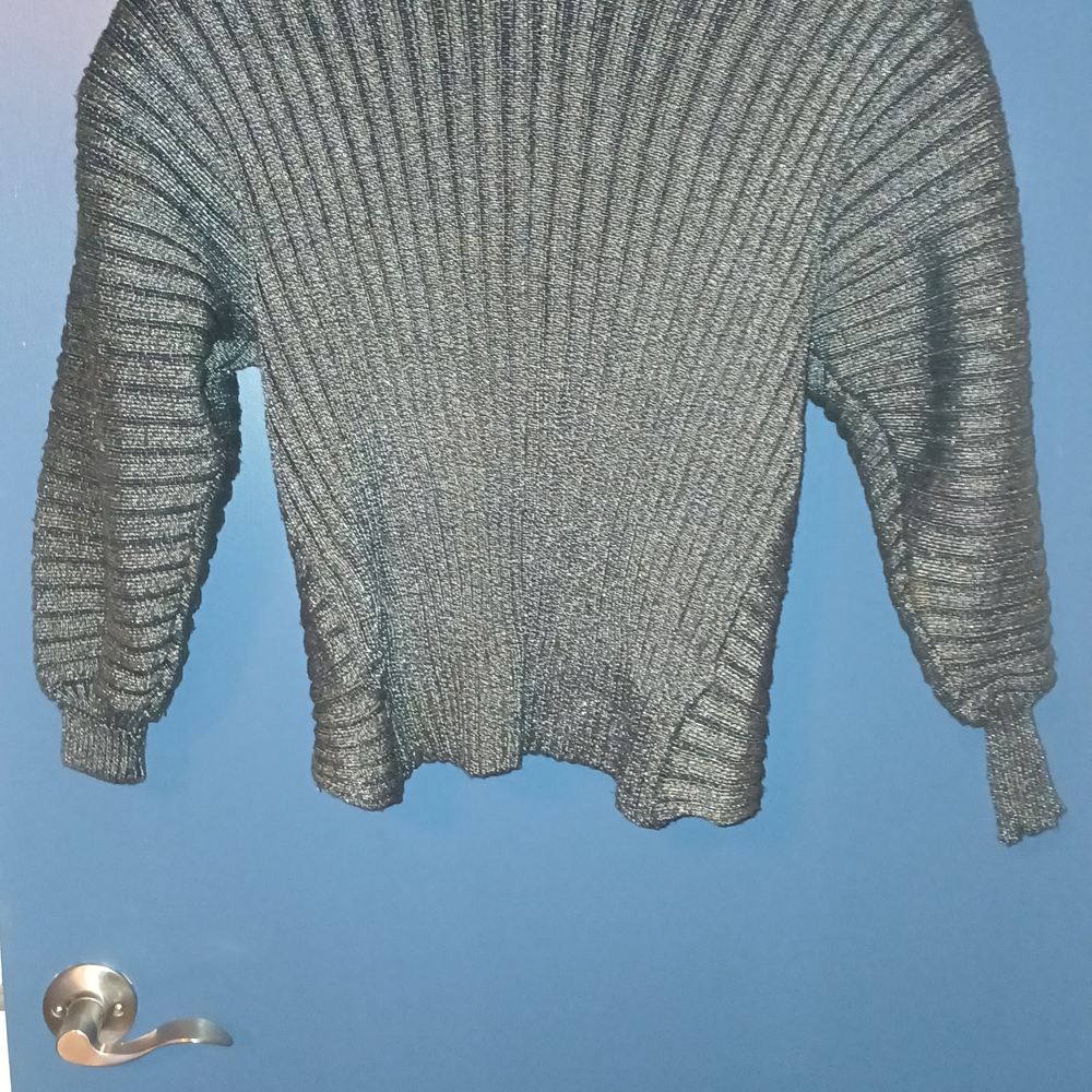Vintage 90's Elegant Metallic V-Neck Sweater with Bold Accents - Picture 10 of 14